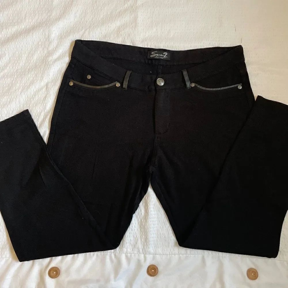 Seven7 black leggings with vegan leather trim/belt loop detail - M